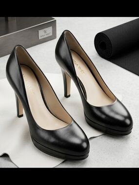 Nine West Classic Black Leather High Heel Pumps (Sz 9) Capsule Formal
